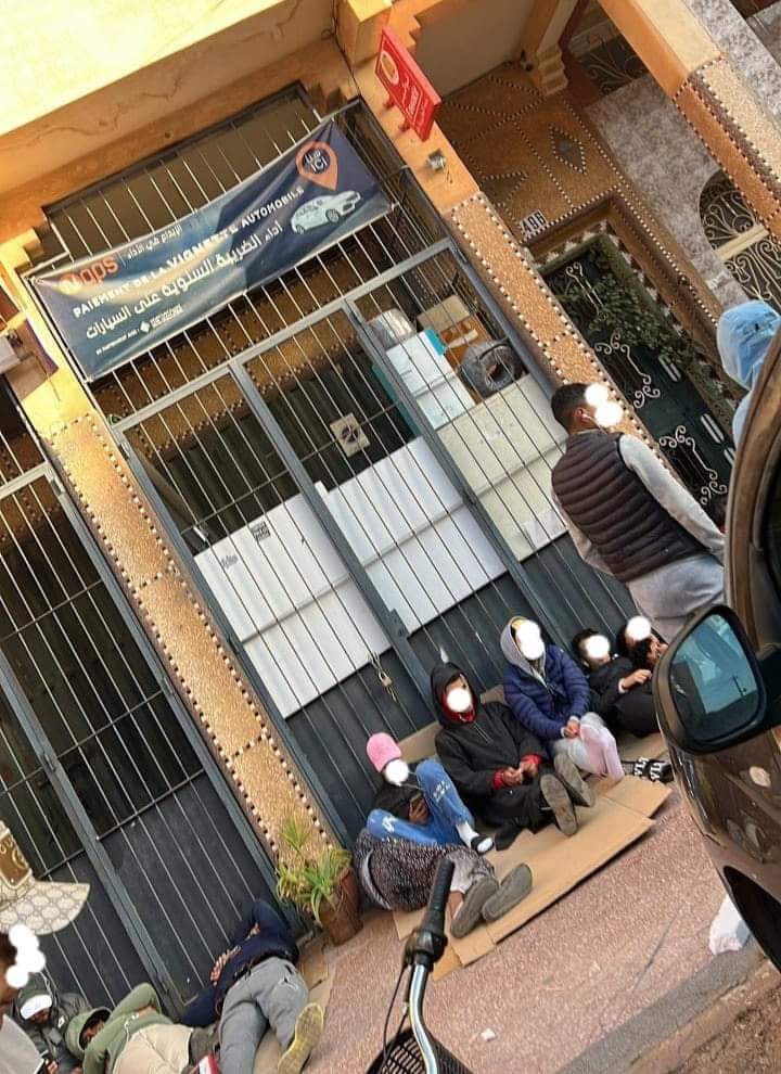 Complexe sportif Mohammed V : Pas de billets électroniques, énormes bousculades et des billets rapidement écoulés ce matin ! Complexe sportif Mohammed V : Pas de billets électroniques, énormes bousculades et des billets rapidement écoulés ce matin !