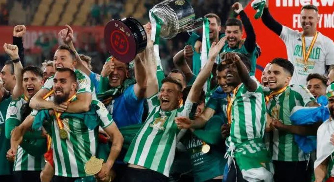 Coupe d’Espagne: Le Real Bétis s’offre le titre face à Valence après les tirs au but Coupe d’Espagne: Le Real Bétis s’offre le titre face à Valence après les tirs au but