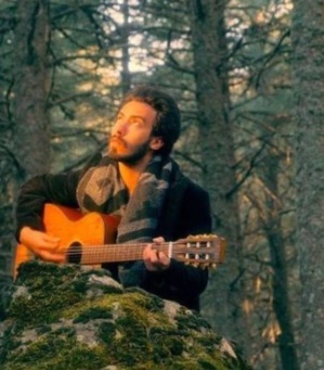 Interview avec Taha Mrichi : « I asked the Cedar Tree » rend hommage à la ville d’Ifrane