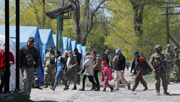 Guerre en Ukraine : Evacuation de vingt civils d’Azovstal à Marioupol