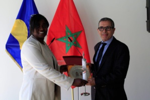 L'ambassadeur du Royaume en Belgique, M. Mohamed Ameur, et la présidente de l’AMFFL, Mme Khadija Illa,