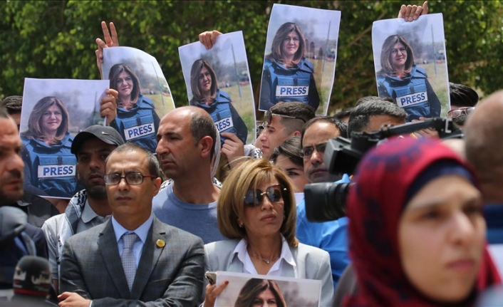 Décès de la journaliste Shireen Abu Akleh : Scènes de violence à la sortie de l’hôpital du cercueil 