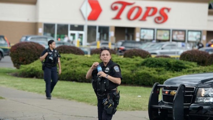 Racisme à New York : Une tuerie fait une dizaine de morts Racisme à New York : Une tuerie fait une dizaine de morts