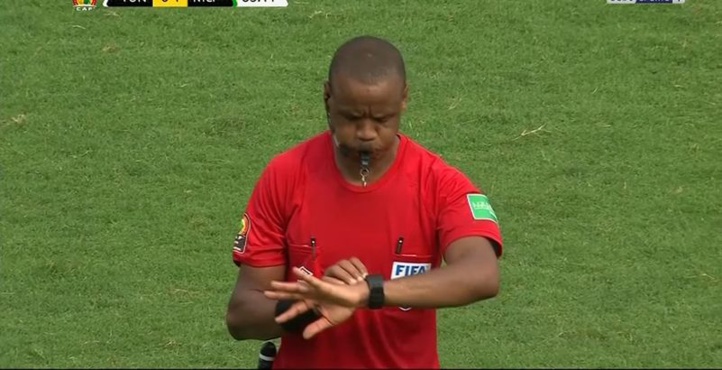 Coupe de la Confédération : Le Zambien Janny Zikazwe désigné arbitre de la finale, des Egyptiens à la VAR Coupe de la Confédération : Le Zambien Janny Zikazwe désigné arbitre de la finale, des Egyptiens à la VAR