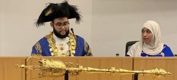 Hamza Taouzzale, premier lord-maire musulman de Westminster Hamza Taouzzale, premier lord-maire musulman de Westminster
