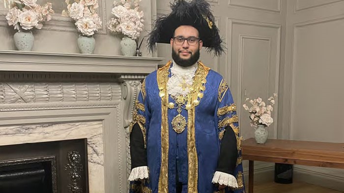 Interview avec Hamza Taouzzale : Le premier Marocain à décrocher une mairie à Londres