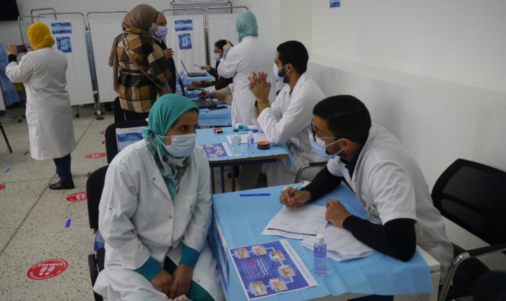 Compteur Coronavirus : les cas positifs continuent leur tendance haussière, 239 contaminations en 24h