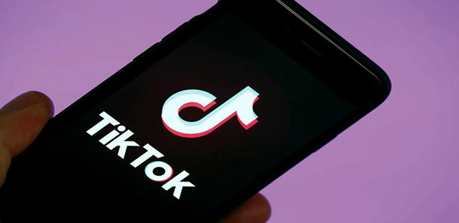 Réseaux sociaux : TikTok travaille sur un « mode clair »