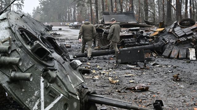 Guerre en Ukraine : Moscou poursuit sa pression sur le Donbass, l'OTAN envisage d'armer Kiev Guerre en Ukraine : Moscou poursuit sa pression sur le Donbass, l'OTAN envisage d'armer Kiev