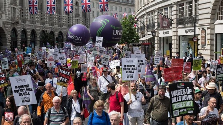 Royaume-Uni : Les Britanniques manifestent contre la vie chère