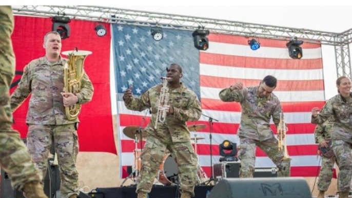 Mehdia / Kénitra : Le groupe musical Free Groove de l’Armée américaine se produit Mehdia / Kénitra : Le groupe musical Free Groove de l’Armée américaine se produit
