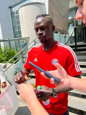 Transfert Sadio Mané coéquipier de Mazraoui Transfert Sadio Mané coéquipier de Mazraoui