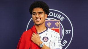 Transfert : Toulouse officialise l'arrivée de l'international marocain Zakaria Aboukhlal