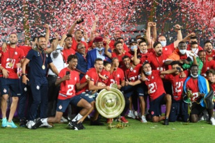 Botola Pro D1 "Inwi" / Saison 2021-2022 : Le Wydad reçoit le trophée du champion Botola Pro D1 "Inwi" / Saison 2021-2022 : Le Wydad reçoit le trophée du champion
