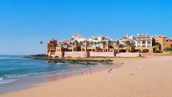 Plage de Bouznika : Labellisée Pavillon Bleu pour la 16ème année consécutive Plage de Bouznika : Labellisée Pavillon Bleu pour la 16ème année consécutive