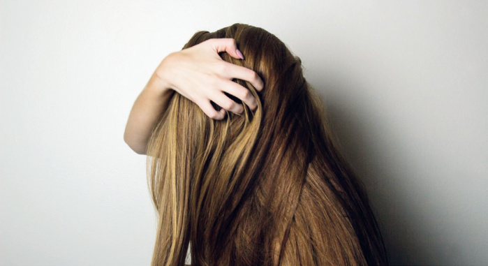 Canicule : Gardez la tête froide pour éviter la chute de cheveux Canicule : Gardez la tête froide pour éviter la chute de cheveux