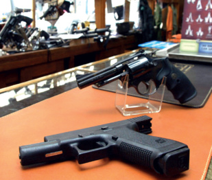 Armes à feu : Tour de vis sécuritaire pour un contrôle salutaire Armes à feu : Tour de vis sécuritaire pour un contrôle salutaire