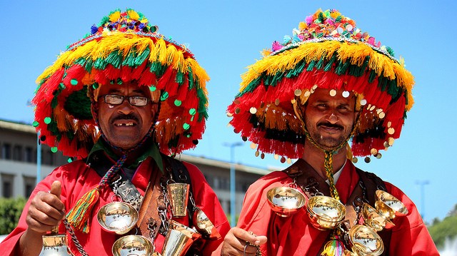 Tafilalet / « Guerraba » : Un verre d'eau bien fraîche, source de vie Tafilalet / « Guerraba » : Un verre d'eau bien fraîche, source de vie