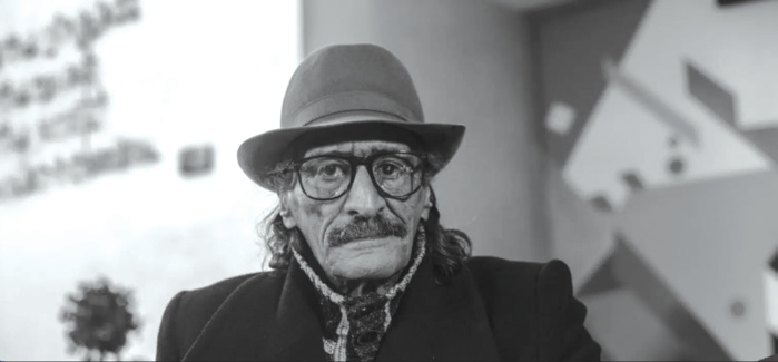 Le comédien apprend à faire du théâtre avec exigence. Le comédien apprend à faire du théâtre avec exigence.