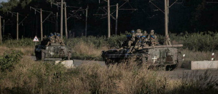 Guerre en Ukraine : Kiev dit enchaîner les succès, Moscou bombarde des zones reconquises