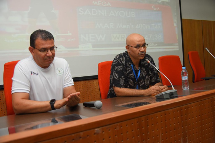 MM. Hamid Yahya, président de la Marocaine des Journalistes Sportifs (MJS), et Tarik Soueil, du Directeur exécutif du Comité Paralympique asiatique.