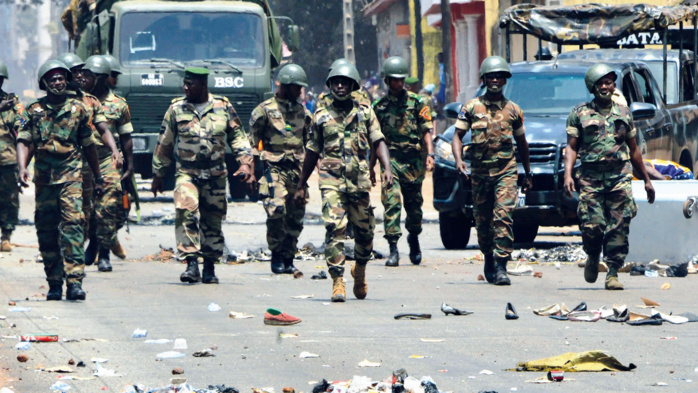 Nouveaux systèmes politiques africains : A la recherche de modèles politiques alternatifs Nouveaux systèmes politiques africains : A la recherche de modèles politiques alternatifs