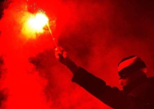 Botola / Usage des fumigènes / 3e journée : 221.000 dhs de pénalités ! Botola / Usage des fumigènes / 3e journée : 221.000 dhs de pénalités !