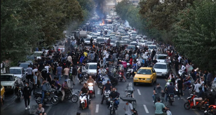 Iran : Des dizaines de morts, 739 manifestants arrêtés dont 60 femmes Iran : Des dizaines de morts, 739 manifestants arrêtés dont 60 femmes