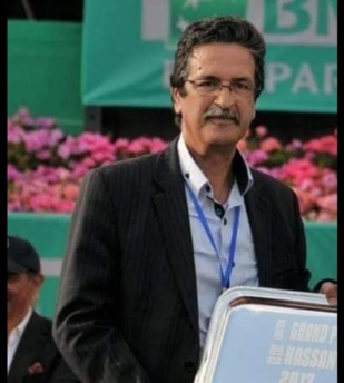 Une autre bougie journalistique qui s'éteint. Une autre bougie journalistique qui s'éteint.