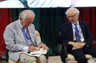 Sahara marocain : Signature à Marrakech d’une déclaration qui appelle la France à sortir de l’ambiguïté Sahara marocain : Signature à Marrakech d’une déclaration qui appelle la France à sortir de l’ambiguïté