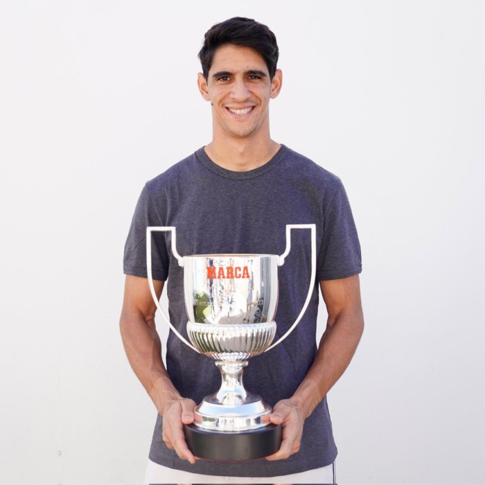 Liga : Yassine Bounou reçoit le Trophée Zamora lors des Marca Awards Liga : Yassine Bounou reçoit le Trophée Zamora lors des Marca Awards