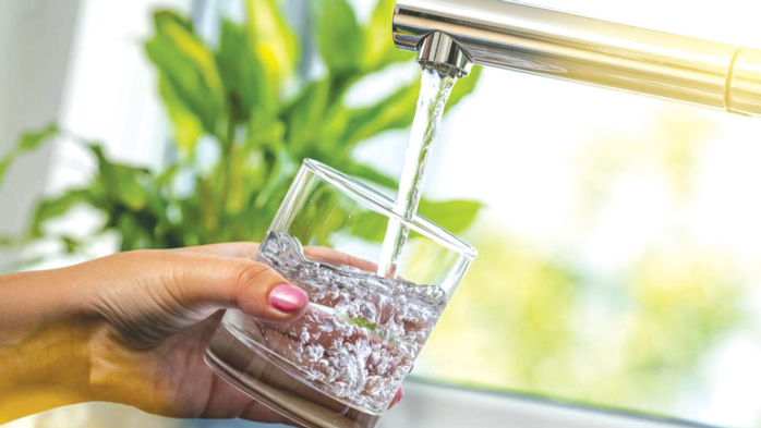 Economiser l’eau chez soi : les astuces et les bons gestes à adopter Economiser l’eau chez soi : les astuces et les bons gestes à adopter