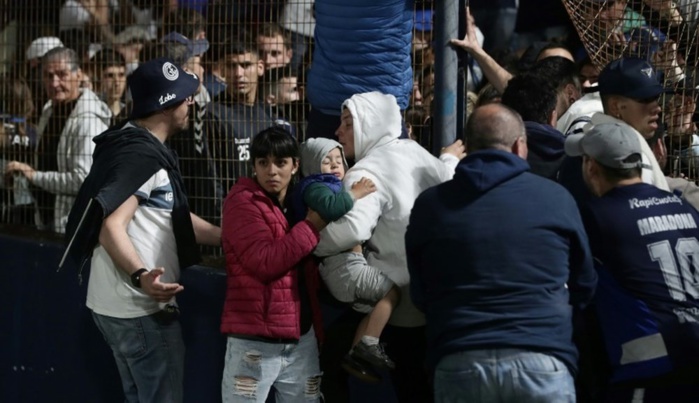Championnat argentin : Un mort et plusieurs supporters blessés lors d’un match de Boca Juniors