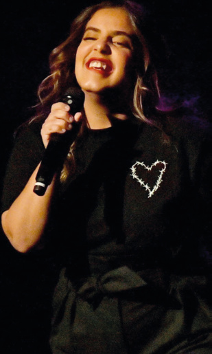 Spectacle : Des paillettes pour Inès Reg Spectacle : Des paillettes pour Inès Reg