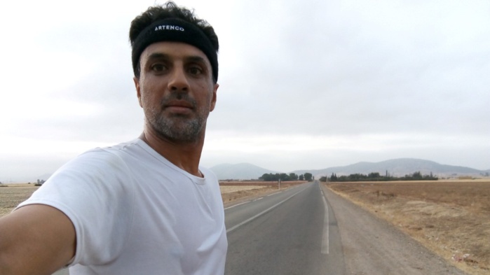 Interview avec Hicham Ait Almouh : « Je compte courir le long de l’Oued Draâ jusqu’à son embouchure près de Tan-Tan » Interview avec Hicham Ait Almouh : « Je compte courir le long de l’Oued Draâ jusqu’à son embouchure près de Tan-Tan »