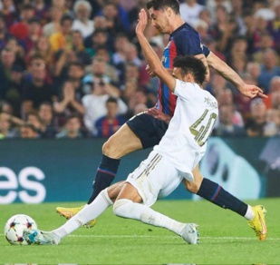 Ligue des champions  : Le Barça éliminé, un penalty accordé après le sifflet final àl'Atlético Ligue des champions  : Le Barça éliminé, un penalty accordé après le sifflet final àl'Atlético