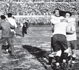 Spécial coupe du monde / 1930 : Uruguay, pays hôte, vainqueur de la 1ère édition Spécial coupe du monde / 1930 : Uruguay, pays hôte, vainqueur de la 1ère édition