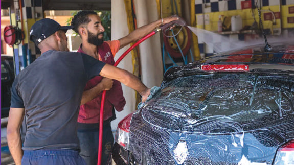 Casablanca / Gaspillage d’eau : Les garages de lavage-auto reprennent du service Casablanca / Gaspillage d’eau : Les garages de lavage-auto reprennent du service