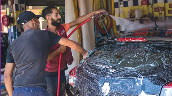 Casablanca / Gaspillage d’eau : Les garages de lavage-auto reprennent du service