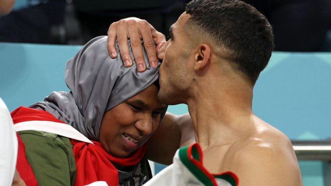 Mondial 2022 / Lu sur Tweeter : - La télévision algérienne censure la victoire historique du Maroc contre la Belgique -Mbappé conquis par l’émouvante séquence de Hakimi avec sa mère Mondial 2022 / Lu sur Tweeter : - La télévision algérienne censure la victoire historique du Maroc contre la Belgique -Mbappé conquis par l’émouvante séquence de Hakimi avec sa mère