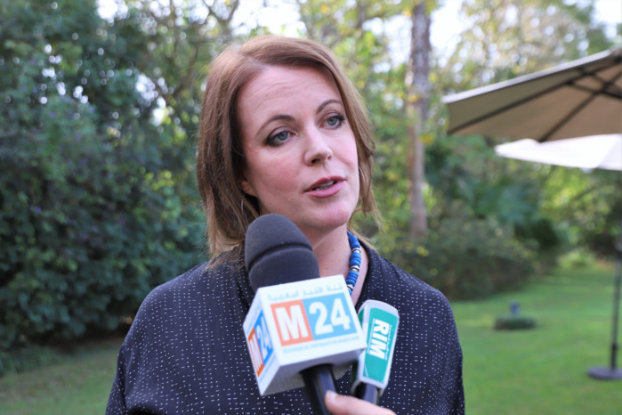 Son excellence l'ambassadrice, Mme Nell Stewart Son excellence l'ambassadrice, Mme Nell Stewart