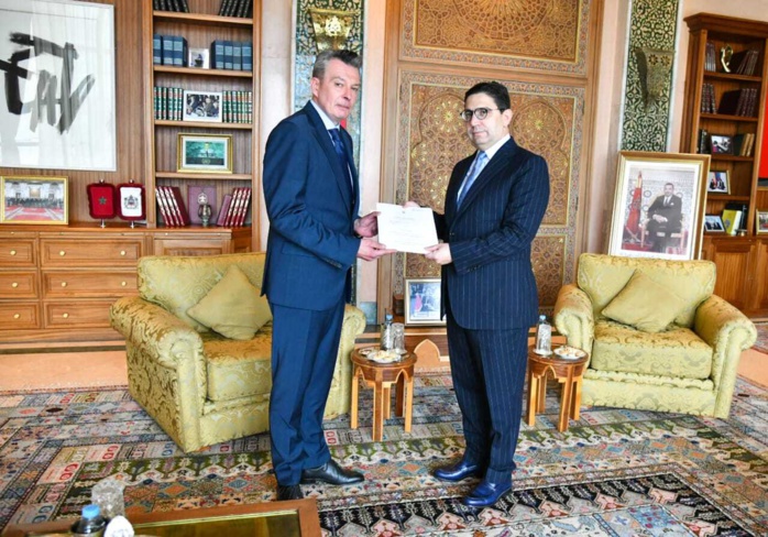Le nouvel ambassadeur de la République d'Ukraine au Maroc, Serhiy Sayenko, en compagnie du ministre des Affaires étrangères, Nasser Bourita