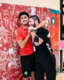 Mondial 2022 : Khabib Nurmagomedov rend visite aux Lions de l’Atlas Mondial 2022 : Khabib Nurmagomedov rend visite aux Lions de l’Atlas