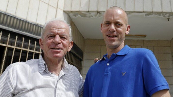 Palestine : Expulsion vers la France du prisonnier palestinien Salah Hamouri Palestine : Expulsion vers la France du prisonnier palestinien Salah Hamouri