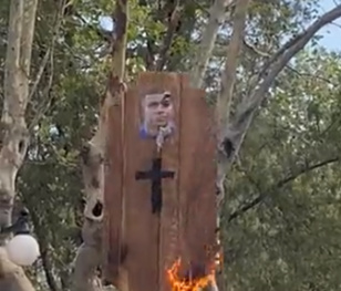 L’après Mondial : Des supporters argentins brulent Mbappé ! L’après Mondial : Des supporters argentins brulent Mbappé !