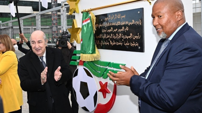 Abdelmadjid Tebboune et Zwelivelile «Mandla» Mandela, lors de l'inauguration du stade Baraki, baptisé du nom de Nelson Mandela. (Ph : DR)