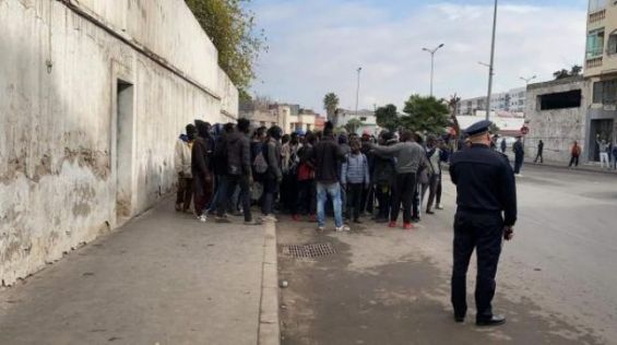 Casablanca : Six migrants subsahariens arrêtés après de violentes confrontations avec des policiers Casablanca : Six migrants subsahariens arrêtés après de violentes confrontations avec des policiers