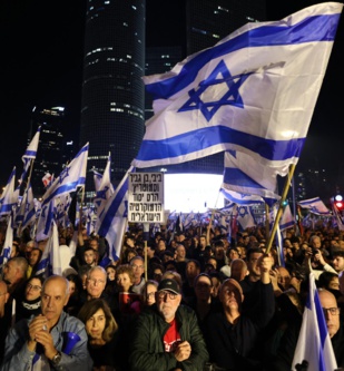 Israël : Plus de 100.000 personnes à Tel Aviv contre le projet de réforme de la justice Israël : Plus de 100.000 personnes à Tel Aviv contre le projet de réforme de la justice