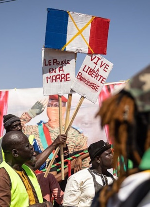 Burkina Faso : Le gouvernement veut le départ des troupes françaises Burkina Faso : Le gouvernement veut le départ des troupes françaises