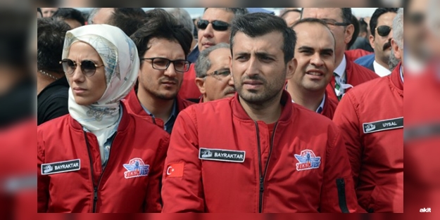 Le beau-fils d'Erdogan, architecte des drones turcs "Bayraktar", en vacances au Maroc Le beau-fils d'Erdogan, architecte des drones turcs "Bayraktar", en vacances au Maroc